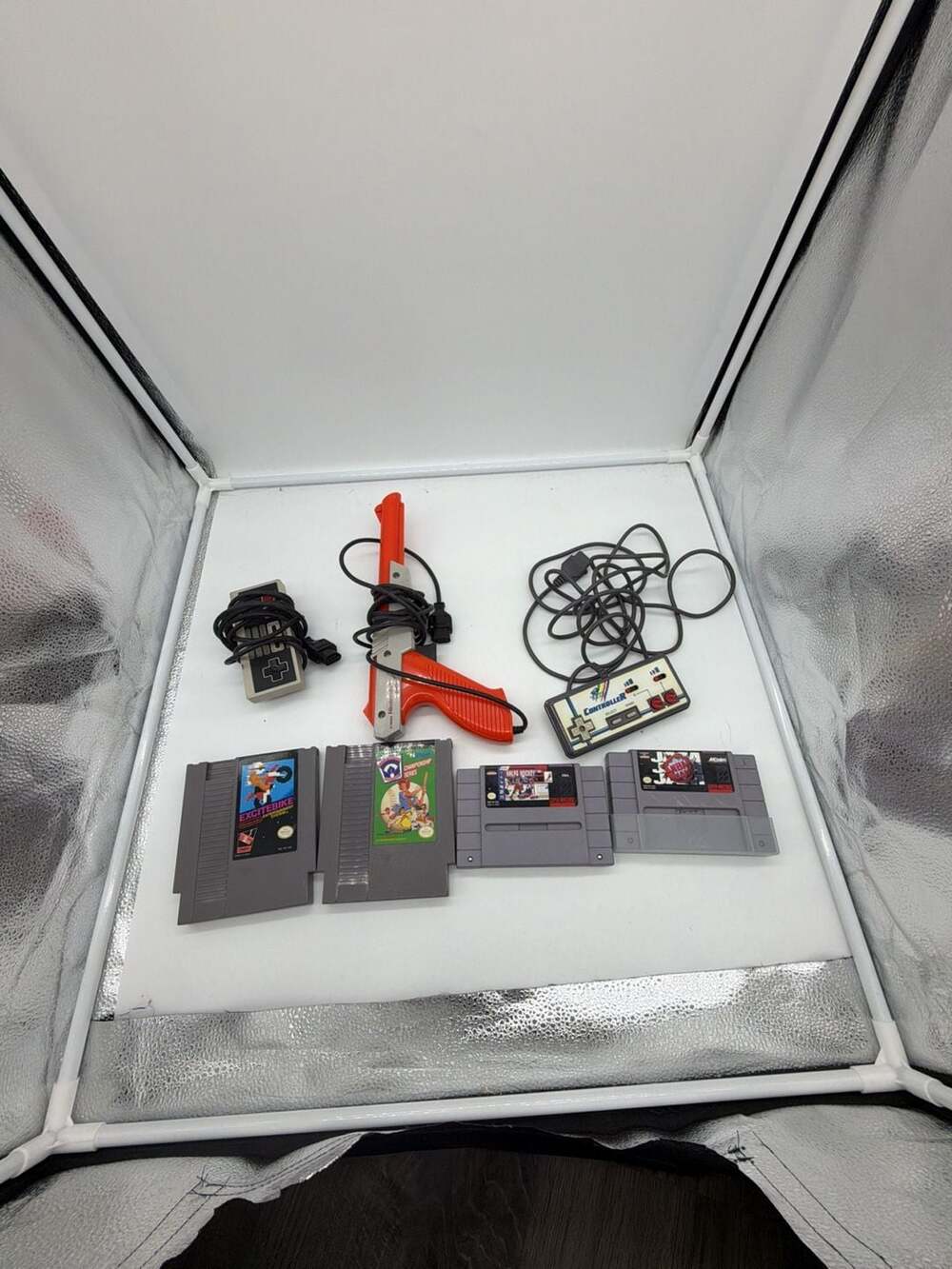 Nintendo NES Video Game System Bundle with Controllers Zapper +Games (Untested)